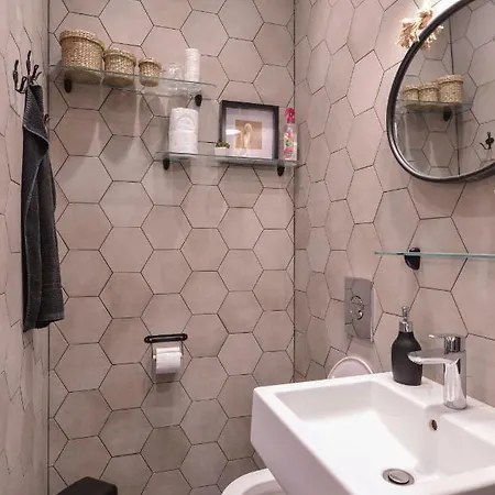 Cо́coellie - Aesthetic 2bd Near National Palace By Flat Mаnager Lägenhet *